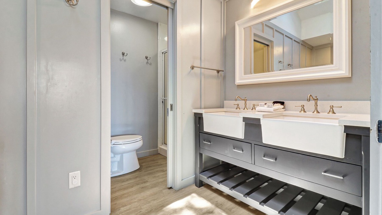 Photo of Bathroom in Beach Lagoon
