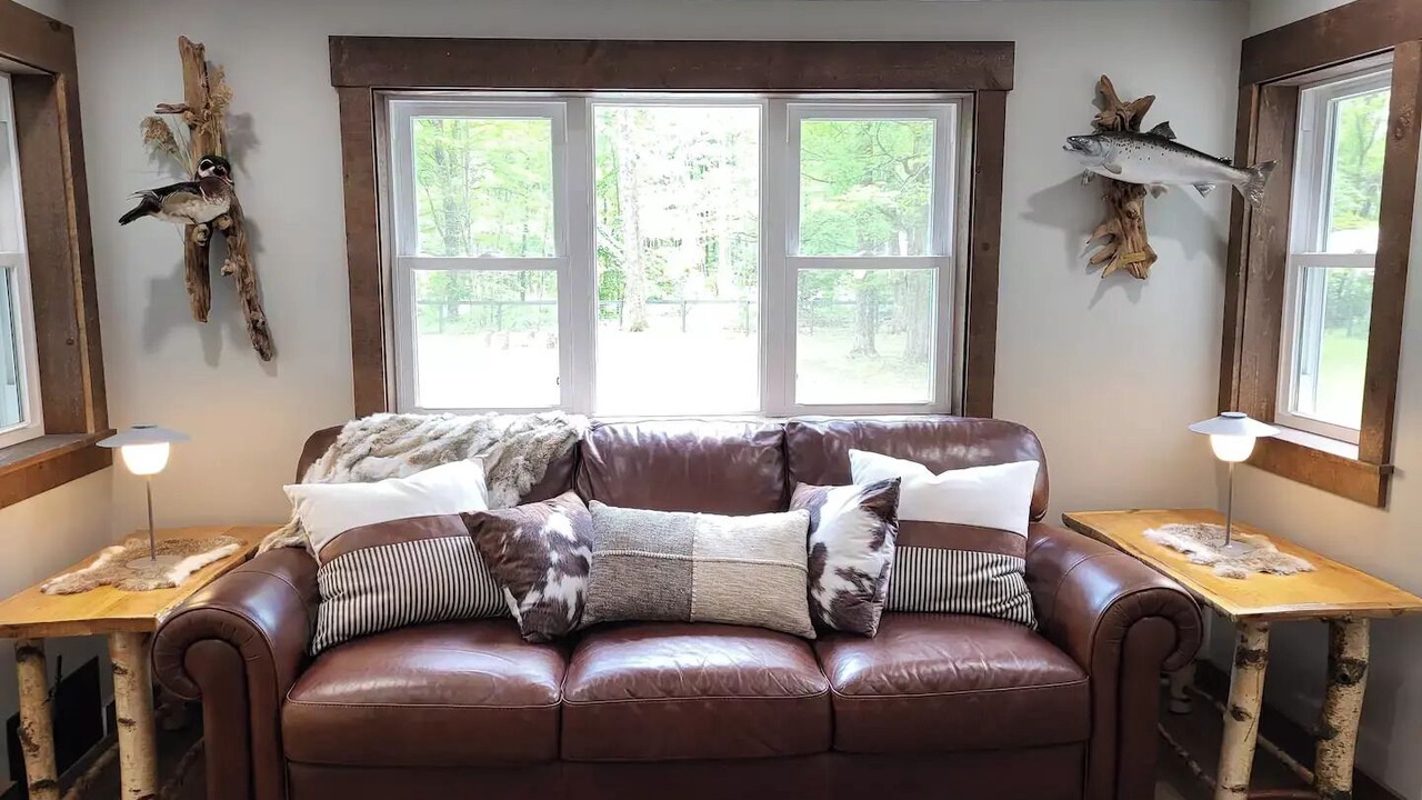 Photo of Livingroom in Queensbury