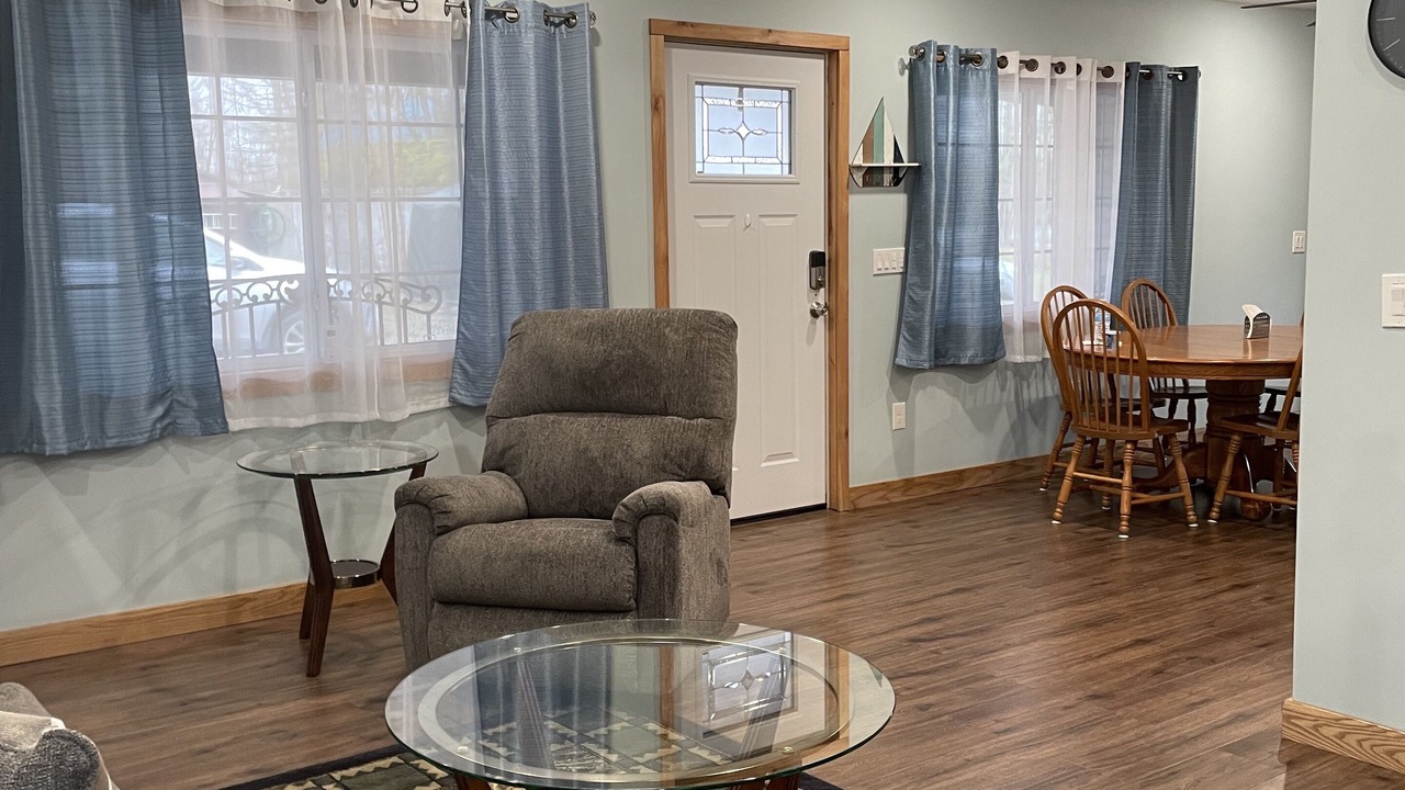 Photo of Livingroom in Jamestown