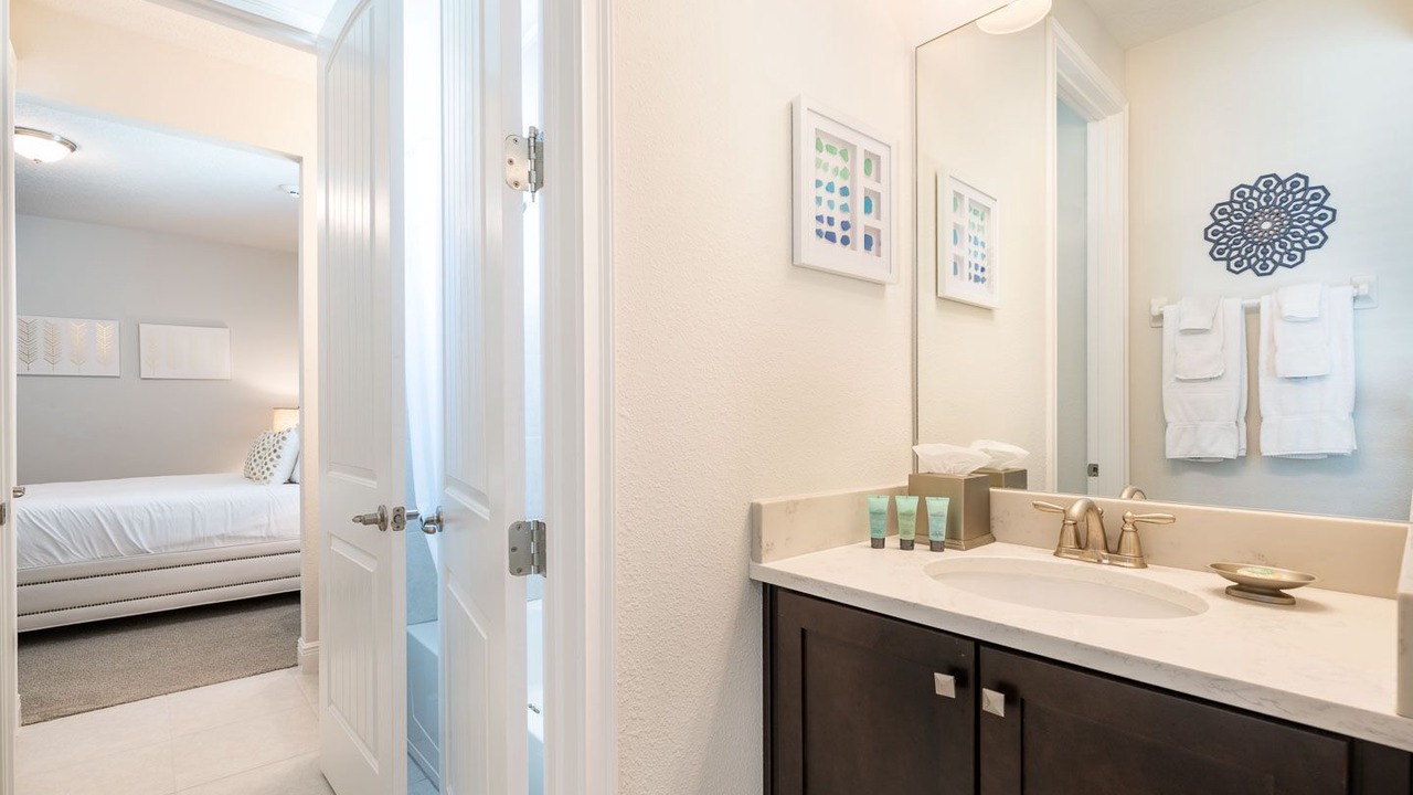 Photo of Bathroom in Bay Lake