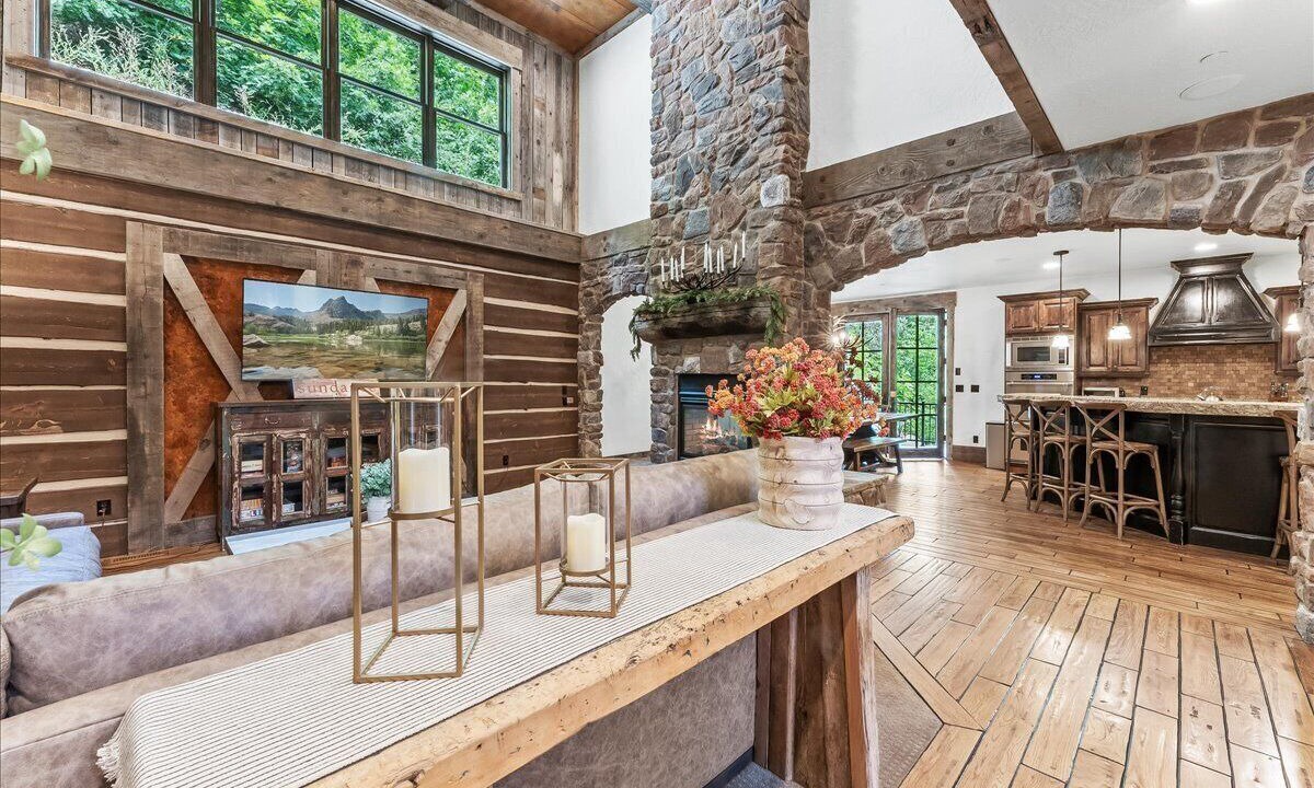 Photo of Livingroom in Sundance