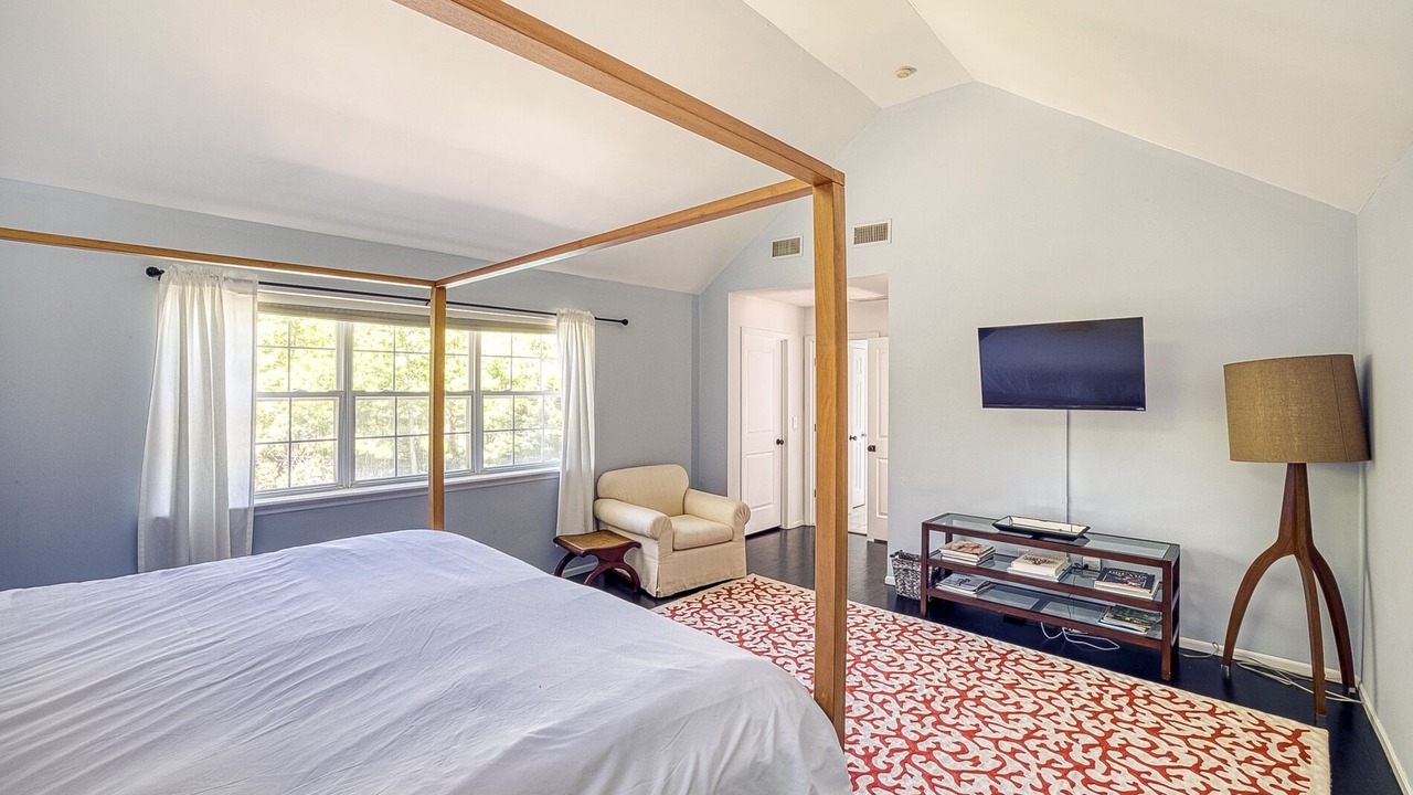 Photo of Bedroom in East Hampton North