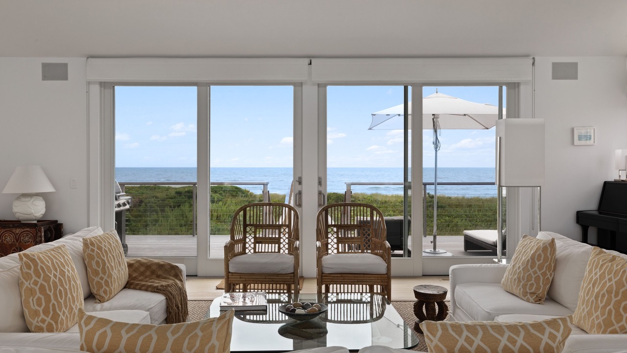Photo of Livingroom in Westhampton Beach