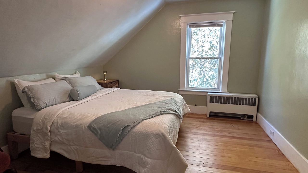 Photo of Bedroom in Lyndon Center