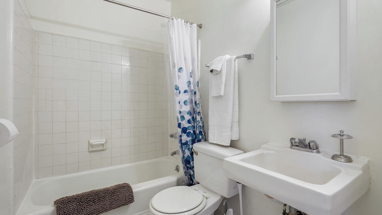 Photo of Bathroom in Mar Vista