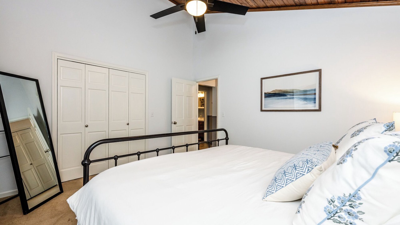 Photo of Bedroom in Paw Paw Lake