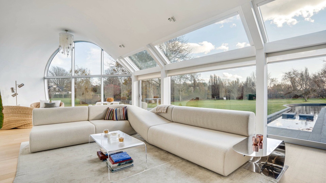 Photo of Livingroom in Village of Southampton