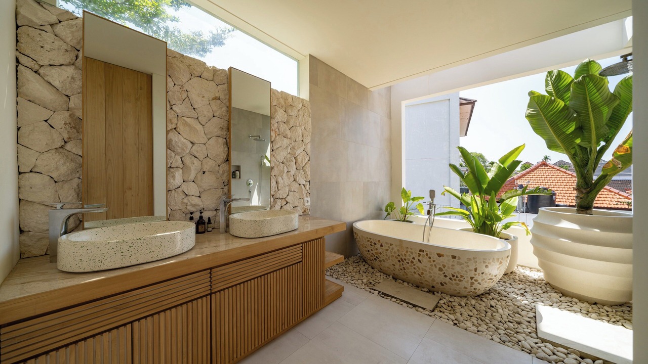 Photo of Bathroom in Padangsambian Klod