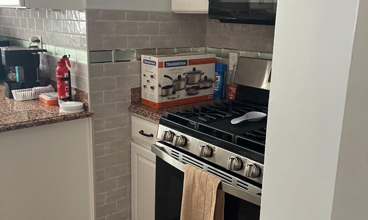 Photo of Kitchen in Alden Manor