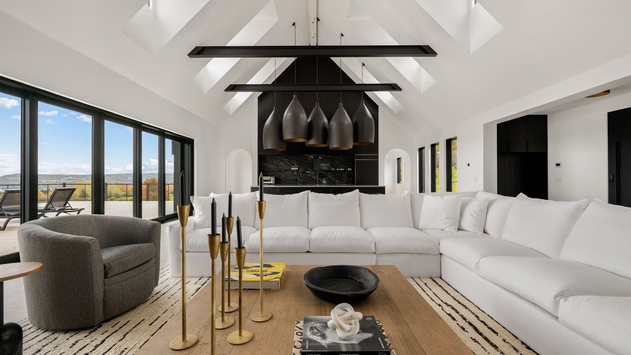 Photo of Livingroom in Skaneateles