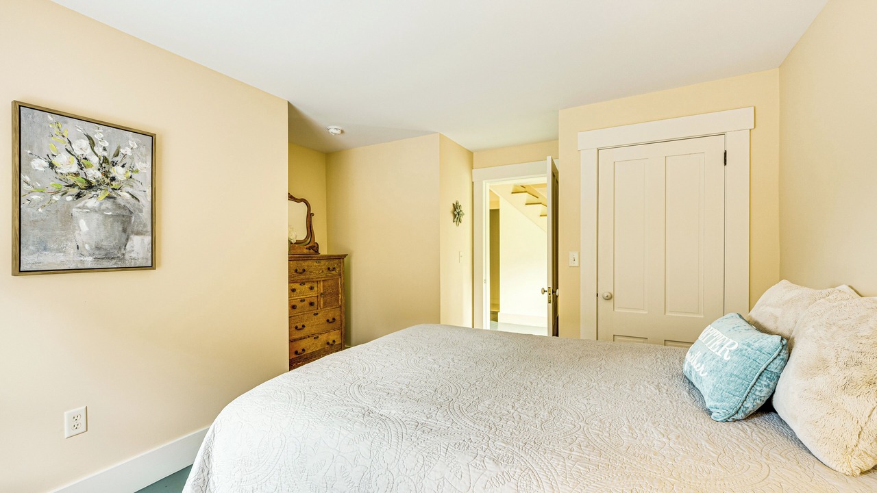 Photo of Bedroom in Lyndon Center