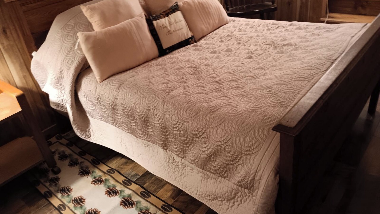 Photo of Bedroom in Indian Lake