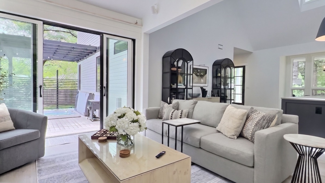 Photo of Livingroom in Shorewood-Tower Hills-Harbert