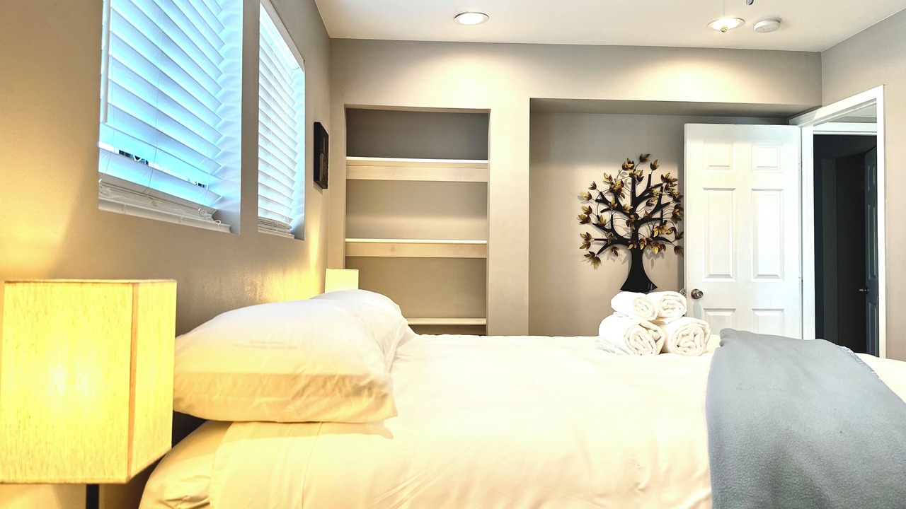 Photo of Bedroom in Enterprise