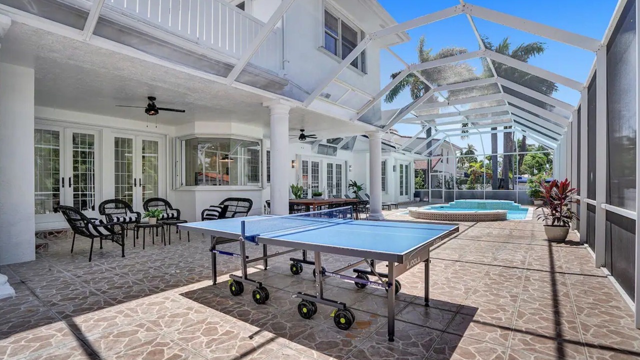 Photo of Patio Balcony in Hollywood Lakes