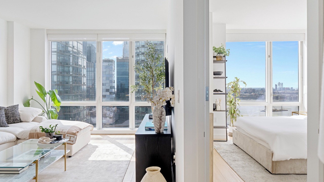 Photo of Bedroom in Midtown West