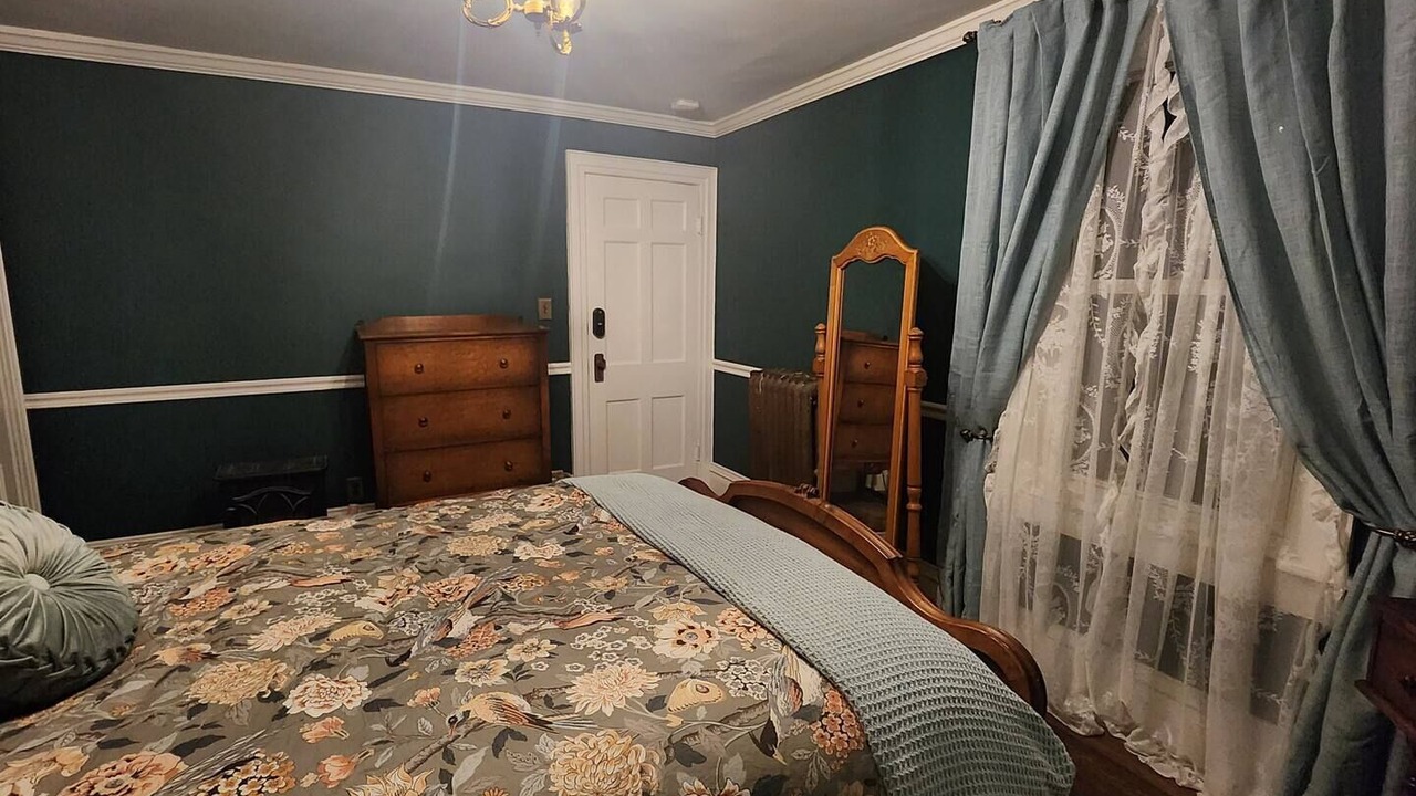 Photo of Bedroom in Montgomery
