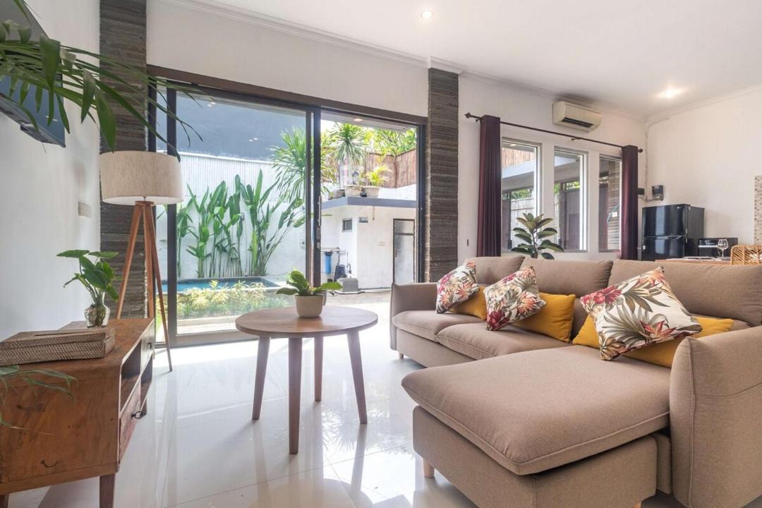 Photo of Others in Sunset Road