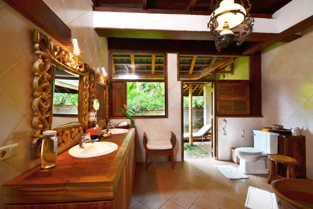 Photo of Livingroom in Sambahan