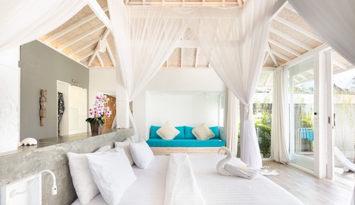 Honeymoon Suite