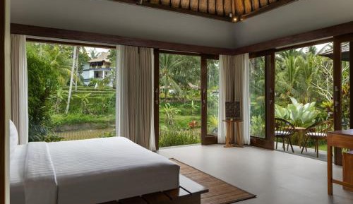Rice Field View Villa with Free Benefit