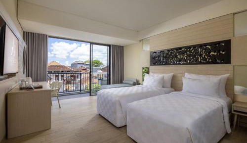 Grand Deluxe Room with City View