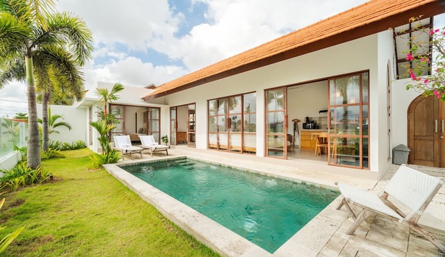 Charming Villa with Rice Field & Mountain Views